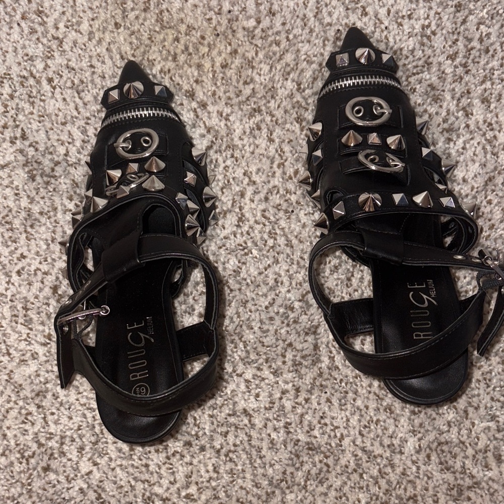 Rogue Territory Black Studded Heels